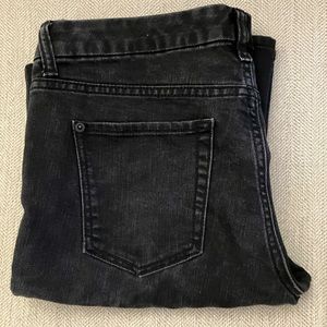 Banana Republic women’s black boot cut/flare jeans.  Stretchy and soft.  Size 6.